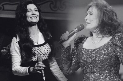 Loretta Lynn’s Unplanned 1960 Opry Debut: How a Homemade Dress and Borrowed Guitar Launched a Country Legend