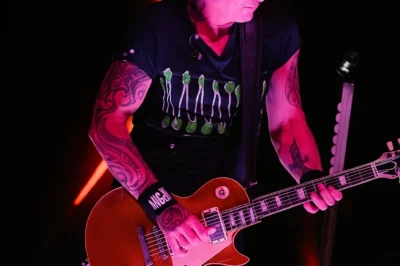 🚨 BREAKING: Netflix just dropped a bombshell! 💥 🎸 Keith Urban will direct a 16-episode series recreating the life and legacy of a true country music icon. 🌟 Who’s ready for this ride? 🤠🔥