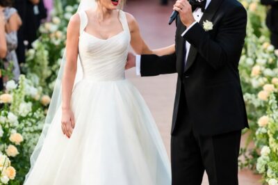 Blossoms of Forever: Taylor’s Dream Wedding Blooms into a Symphony of Flowers, Song, and Unbreakable Love with Travis🌸✨