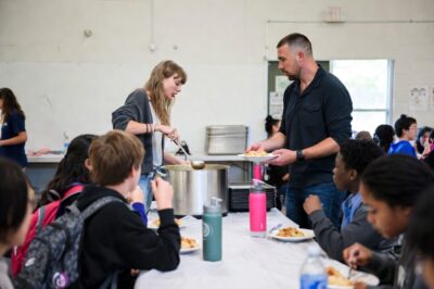 Taylor Swift & Travis Kelce Drive 280 Miles to Surprise Struggling School Kids – Their Heartfelt Gift in Return Will Melt Your Heart ❤️