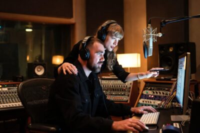 Heavenly Duet Unveiled: Kelce Family Drops Never-Before-Heard Travis Kelce & Taylor Swift Song That ‘Transcends Time and Life’