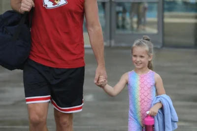 Taylor Swift’s Secret Birthday Gift to Travis Kelce’s Niece Just Got Even Sweeter – Uncle Travis Took Her Swimming to Try It Out!