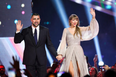 That Magical Hand-Hold: How Travis Kelce Turned Taylor Swift’s Award Night Into the Most Romantic Date Ever